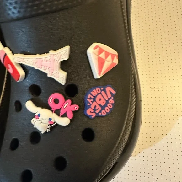 CLOSET CLOSING Classic Mega Crush Clog in Black - Picture 5 of 10